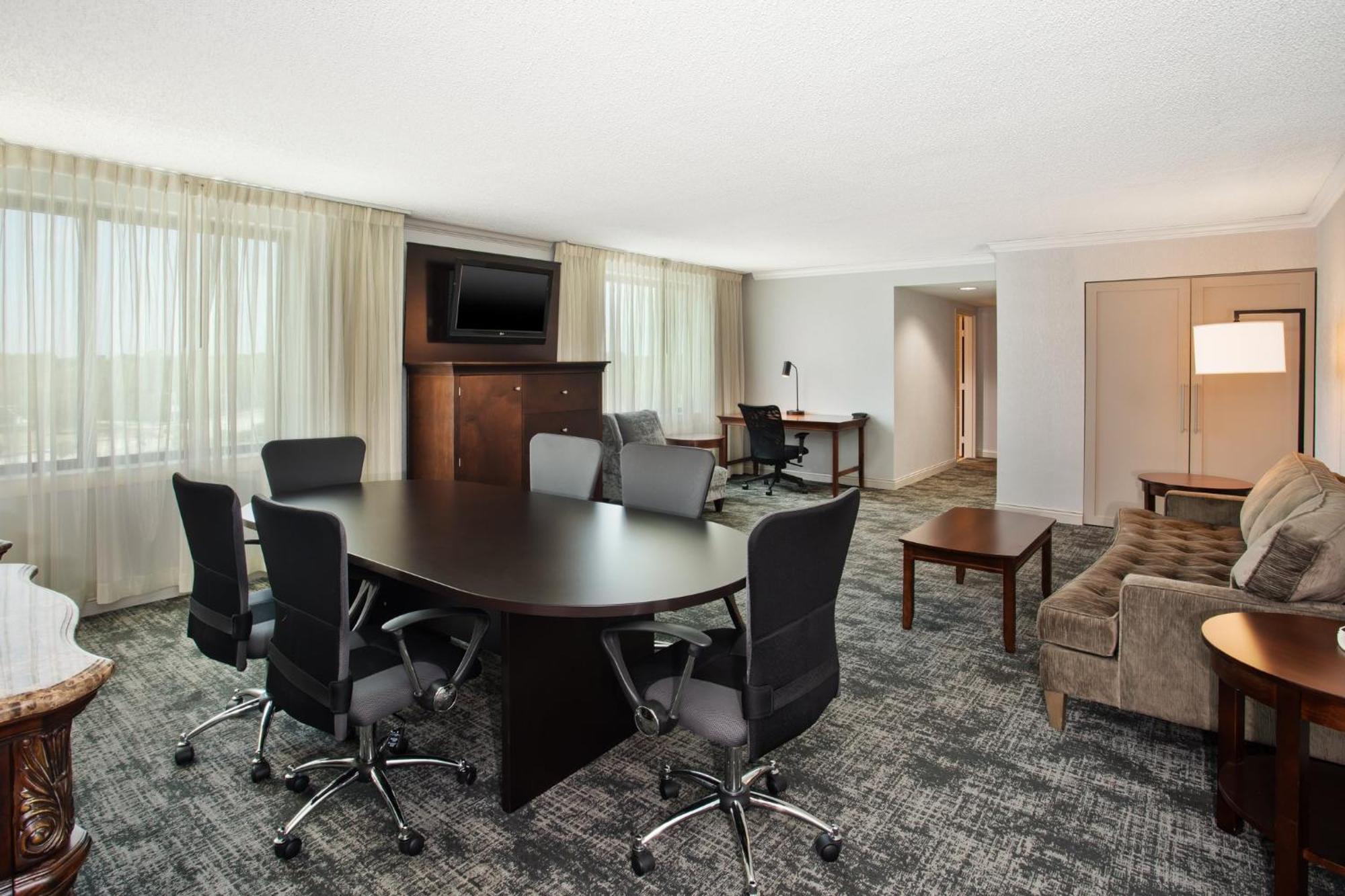 Crowne Plaza Chicago-Northbrook By Ihg Hotel Exterior photo